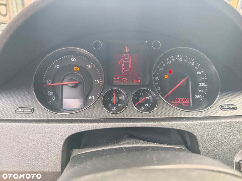 Volkswagen Passat 1.9 TDI DPF Comfortline - 8