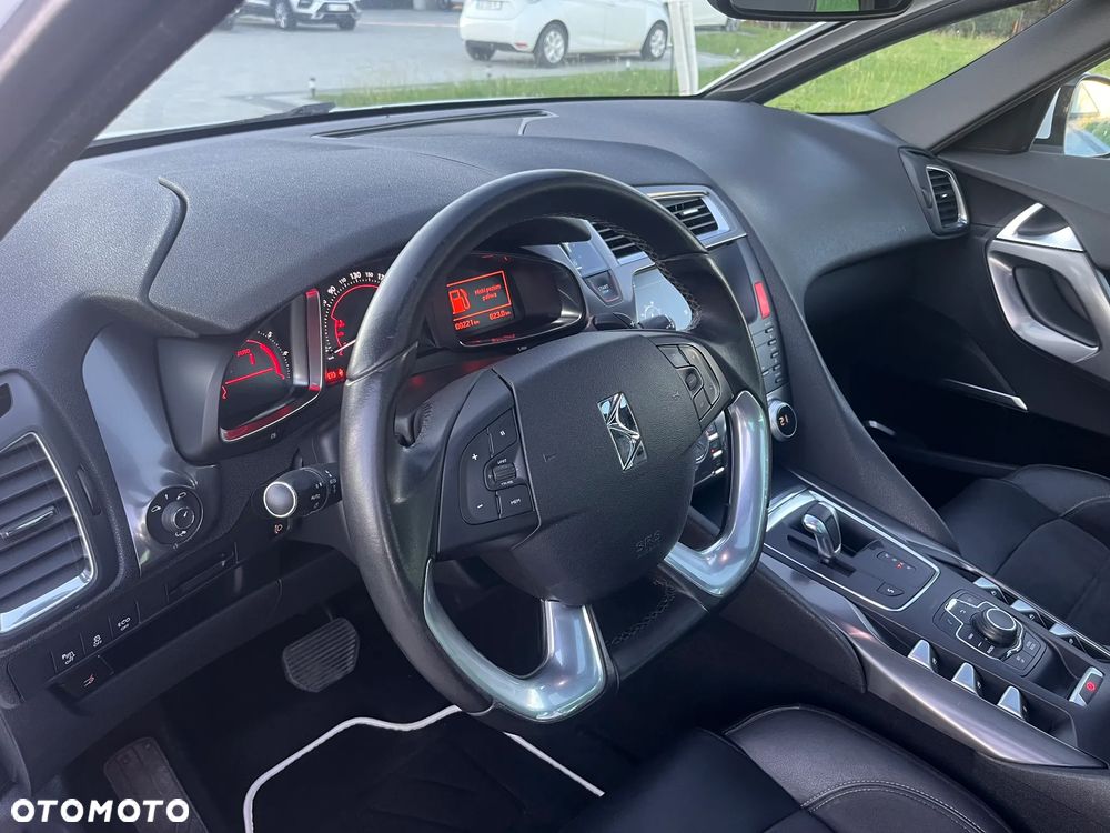 Citroën DS5 e-HDi 115 EGS6 SoChic - 12