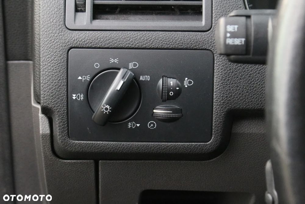 Ford Focus C-Max 1.8 Ghia - 23