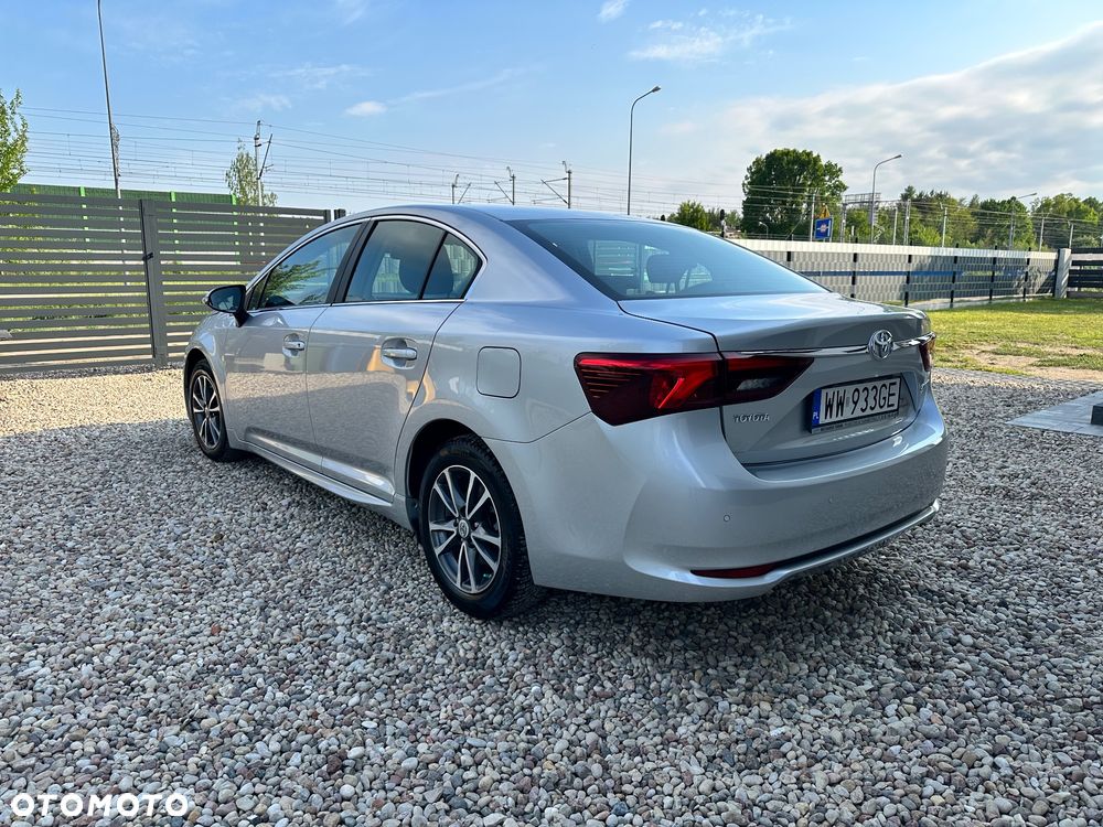 Toyota Avensis 1.8 Active - 18