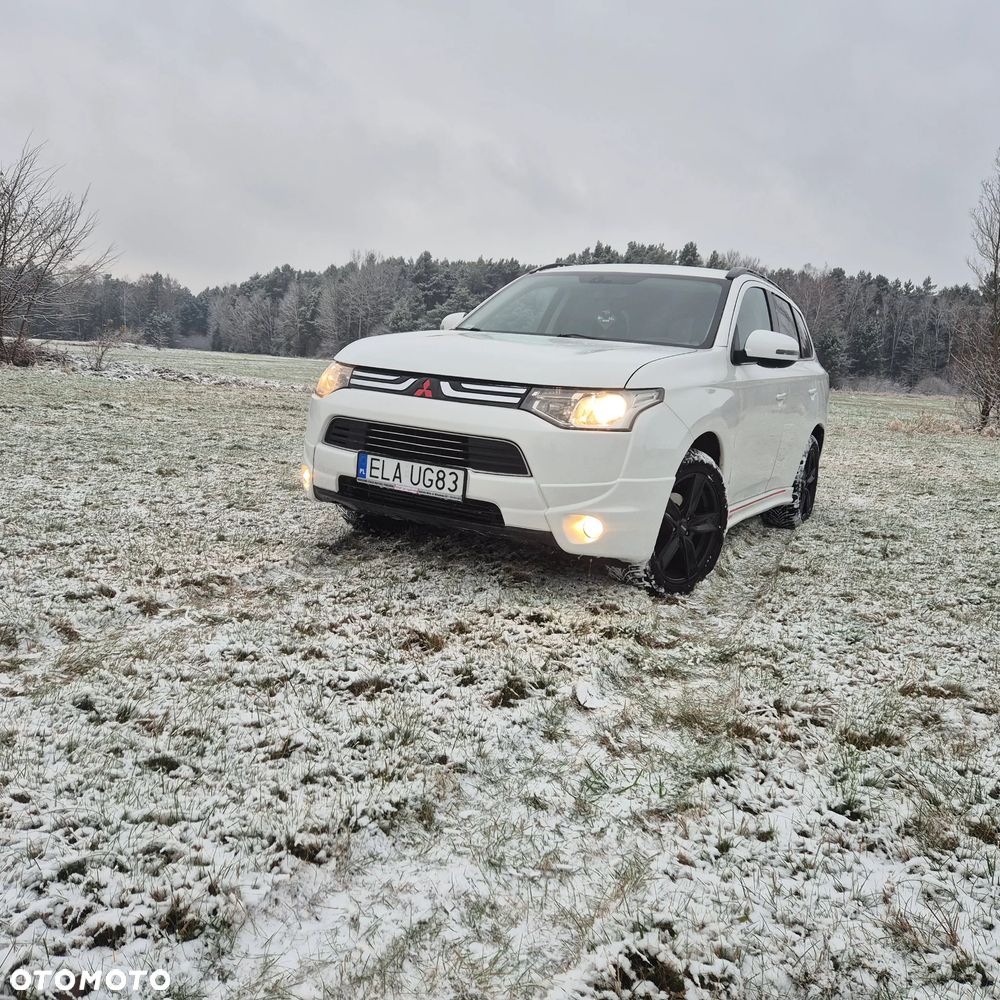 Mitsubishi Outlander - 1