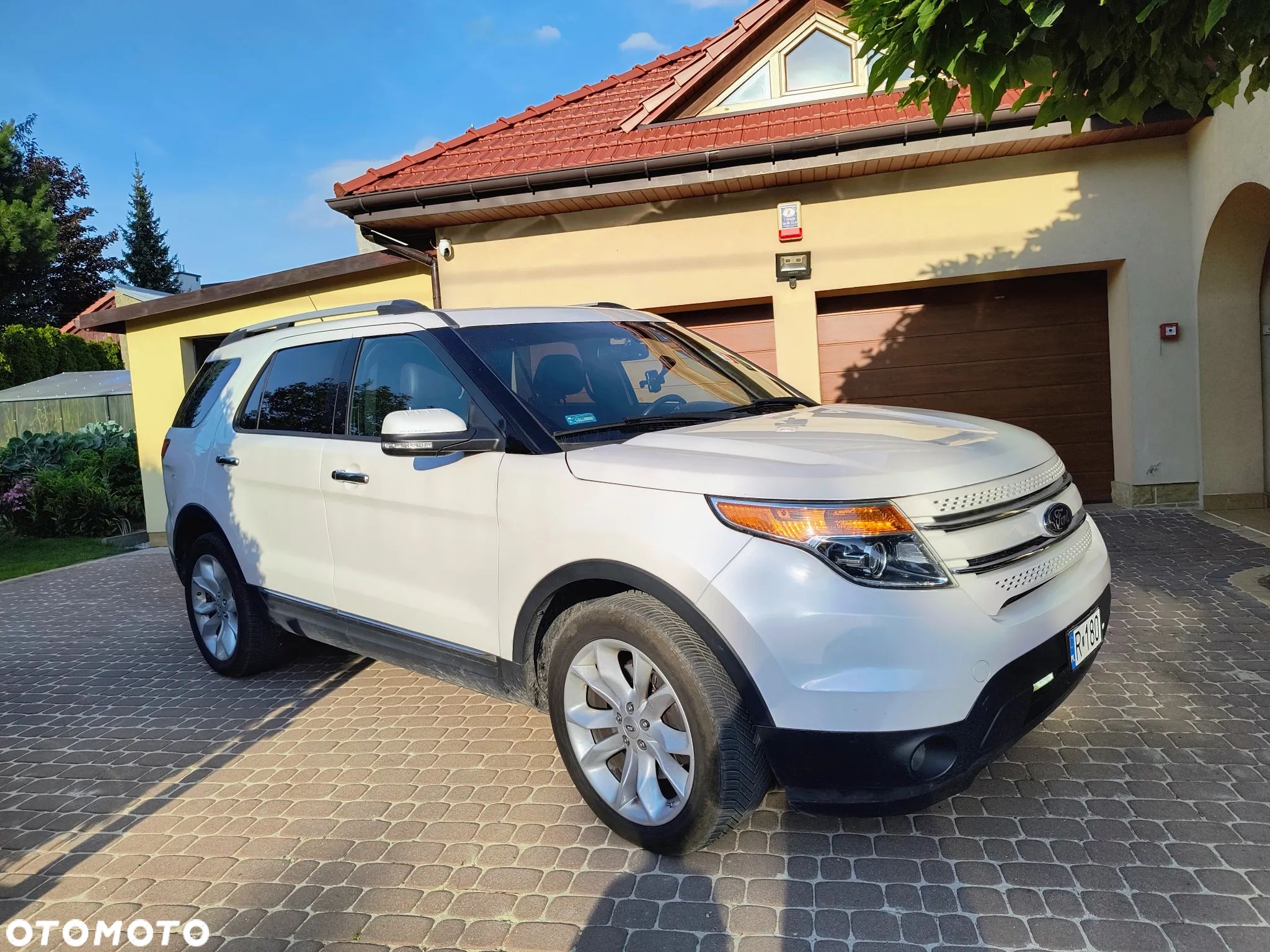 Ford Explorer - 1