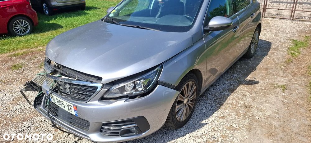 Peugeot 308 - 1