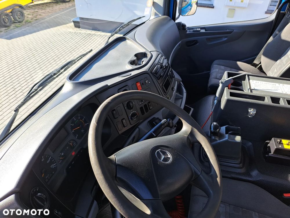 Mercedes-Benz Axor 1833 - 11
