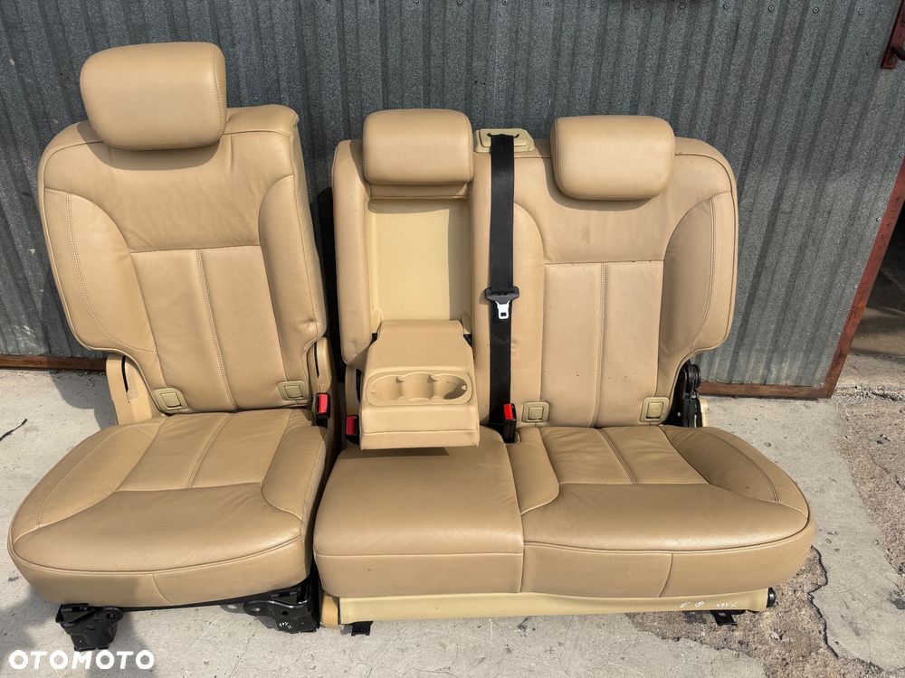 mercedes gl 164 kanapa tylna BEŻ BEŻOWY isofix 2+1  zagłówek plastik osłona
