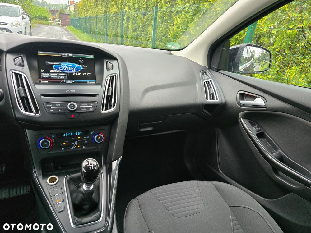 Ford Focus 1.0 EcoBoost Titanium - 28