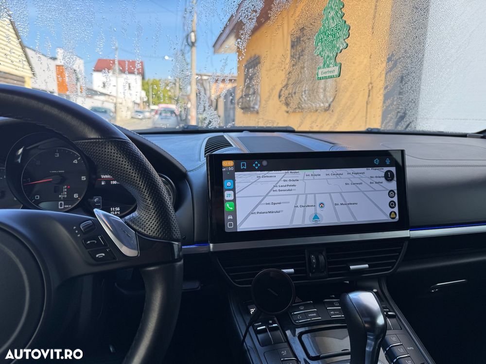 Porsche Cayenne 3.0 L V6 - 18
