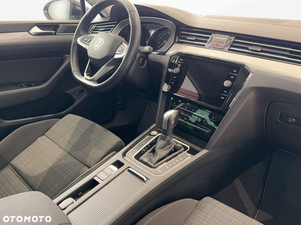 Volkswagen Passat Variant 2.0 TSI Business DSG - 19