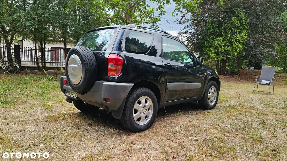 Toyota RAV4 1.8 VVT-i 4x2 - 5