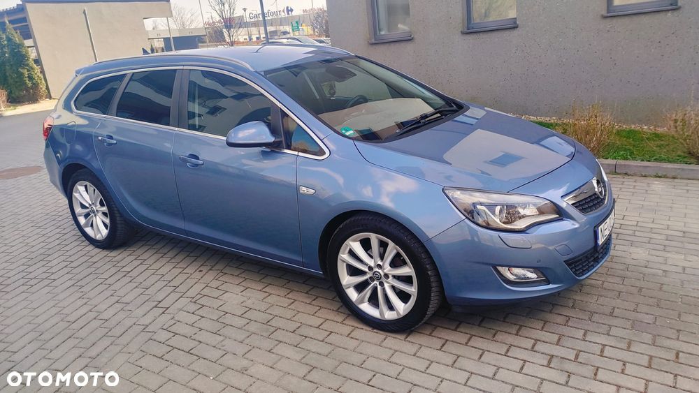 Opel Astra 1.4 Turbo Cosmo - 25