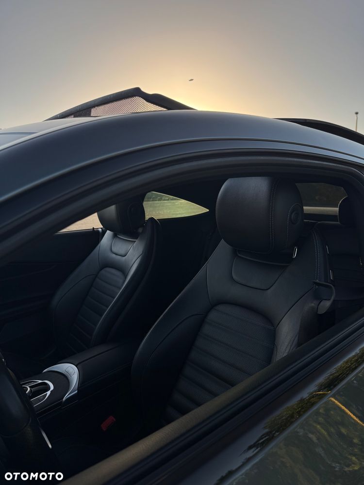 Mercedes-Benz Klasa C 300 9G-TRONIC - 14