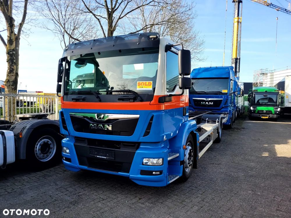 MAN TGM 18.250  do zabudowy / BDF /urządzenie hakowe AXOR - 1