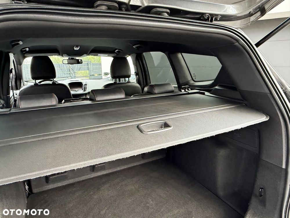 Ford Kuga 1.5 EcoBoost 2x4 ST-Line - 22