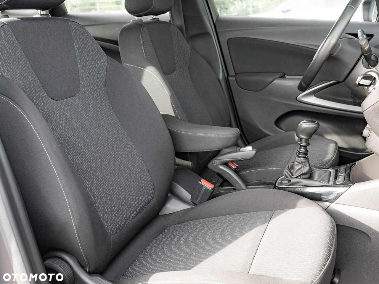 Opel Crossland X 1.2 T GPF Enjoy S&S - 34