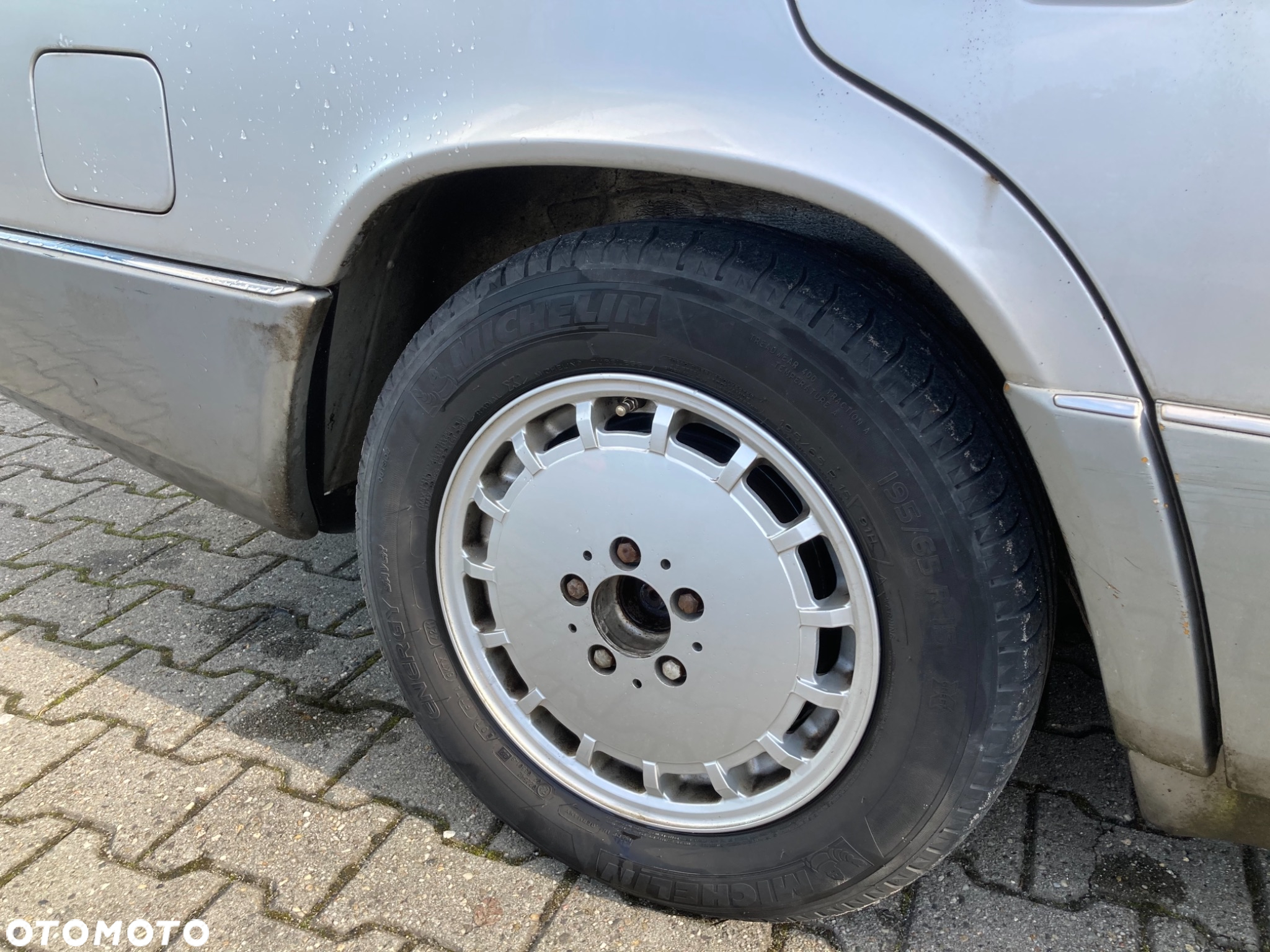 Mercedes-Benz W124 (1984-1993) - 32