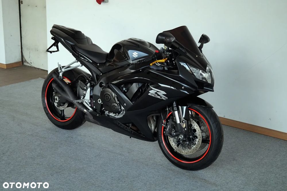 Suzuki GSX-R - 1