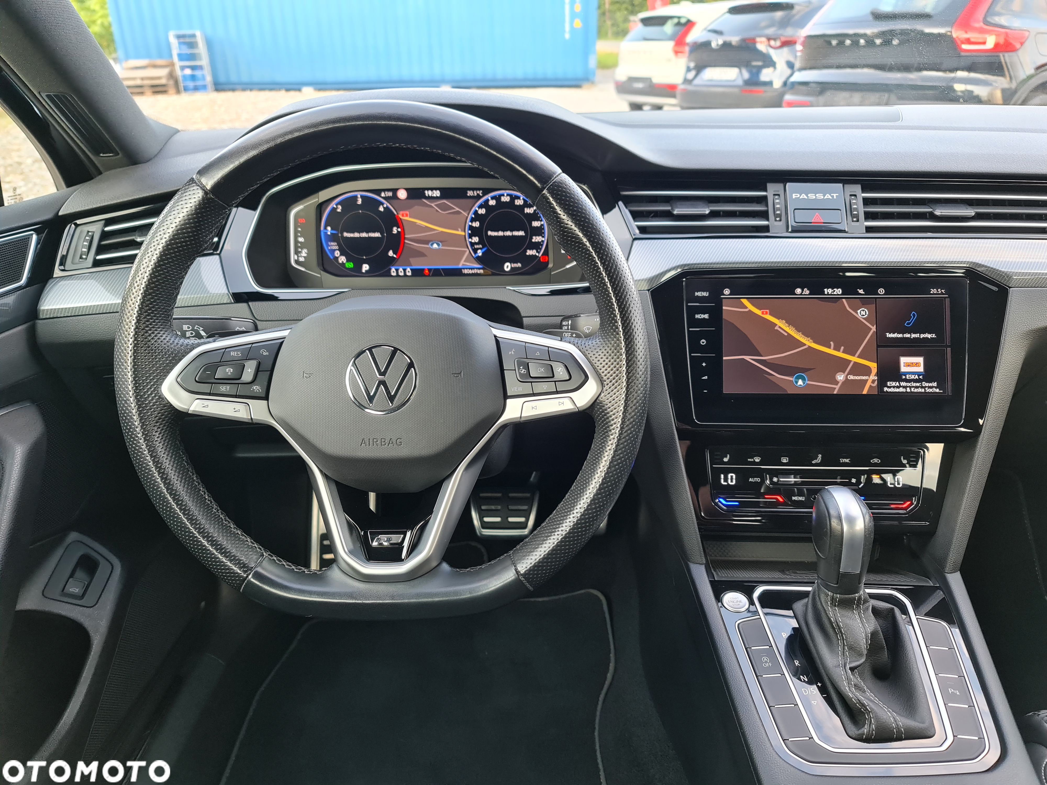 Volkswagen Passat Variant 2.0 TDI SCR DSG R-Line - 12