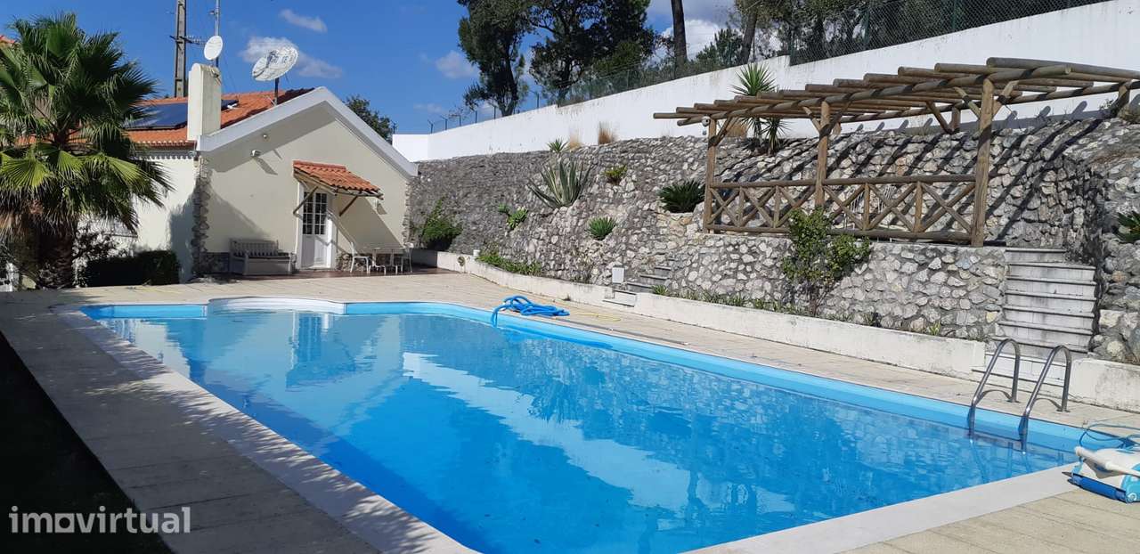 Moradia com piscina, amplos jardins e espaços de lazer - Grande imagem: 5/53
