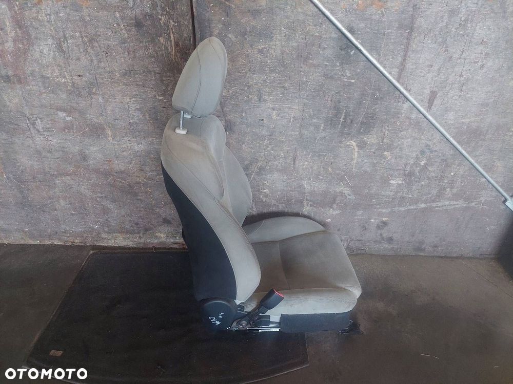 FOTEL LEWY PRZÓD LEXUS IS II - 2