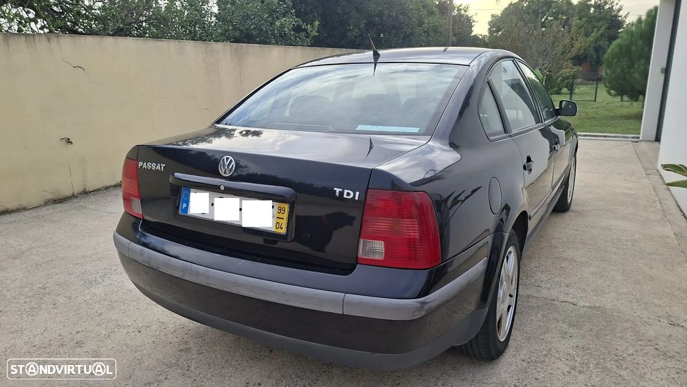 VW Passat 1.9 TDi Confortline - 1