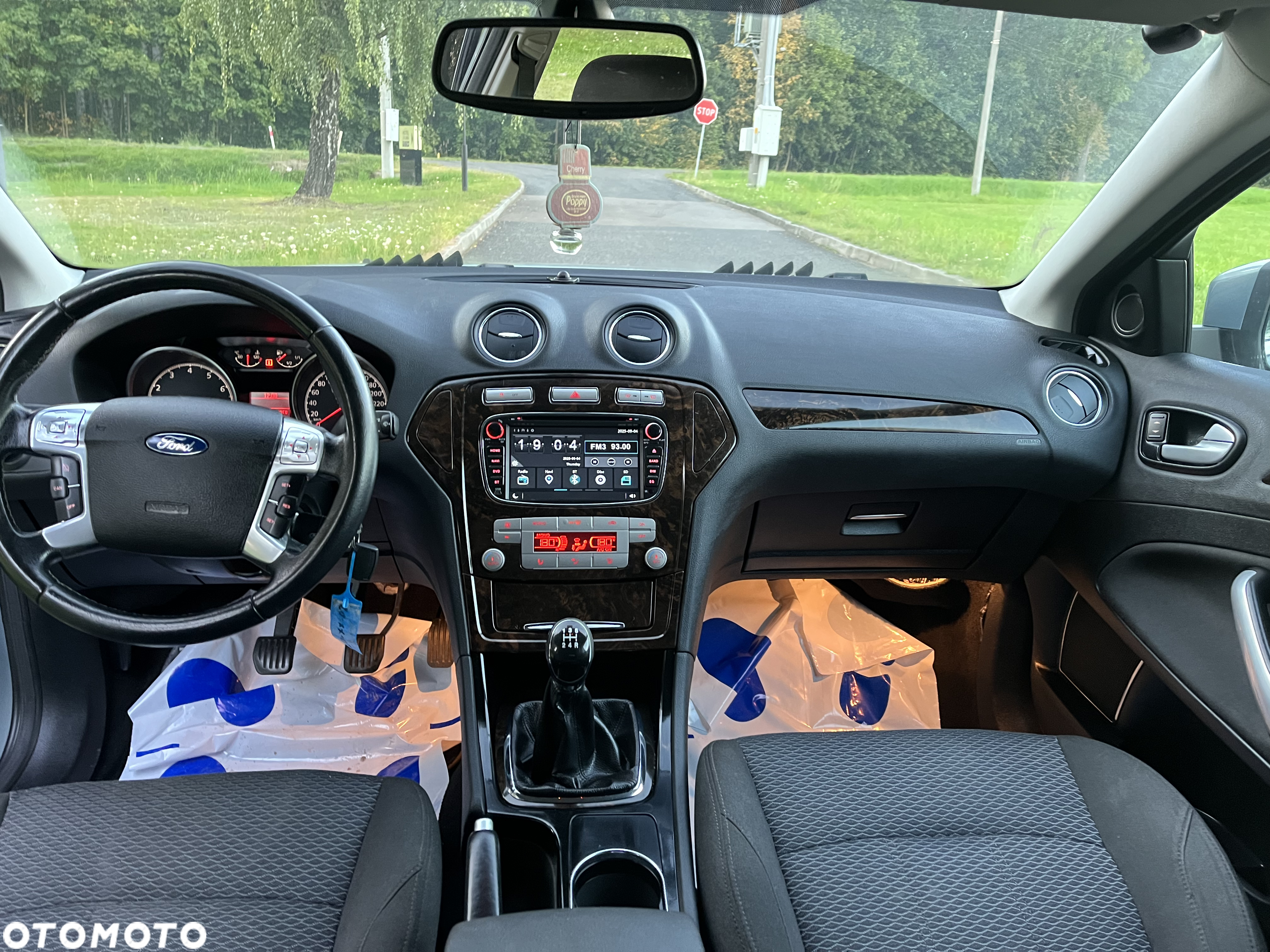 Ford Mondeo 2.0 Ghia - 9