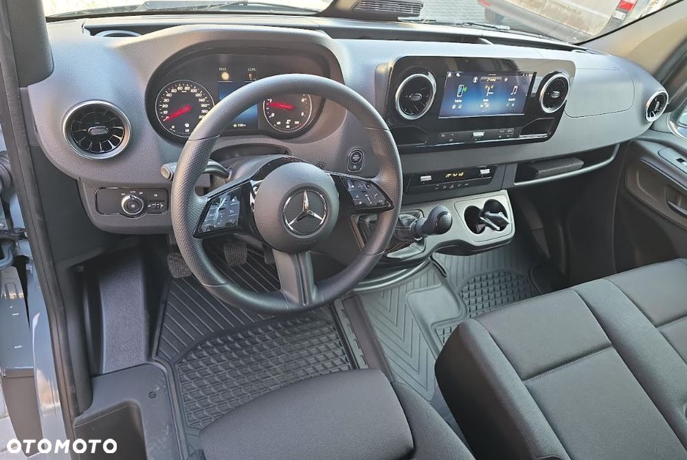 Mercedes-Benz Sprinter 315 średni L2H1 - 11