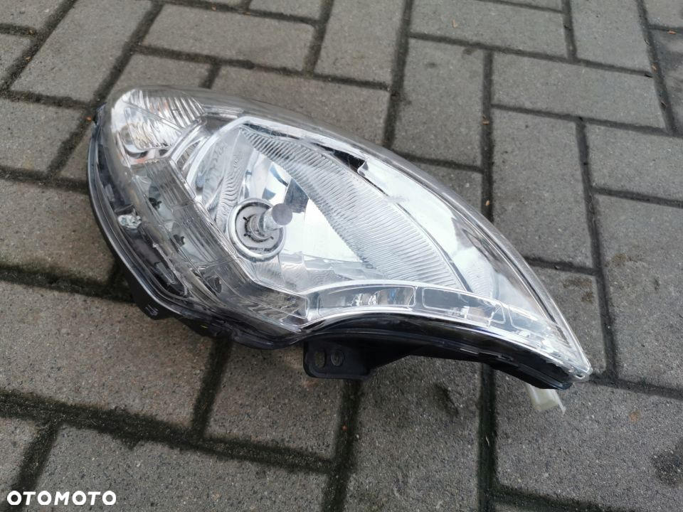 Reflektor Lampa przód Peugeot Satelis 125 14R - 2