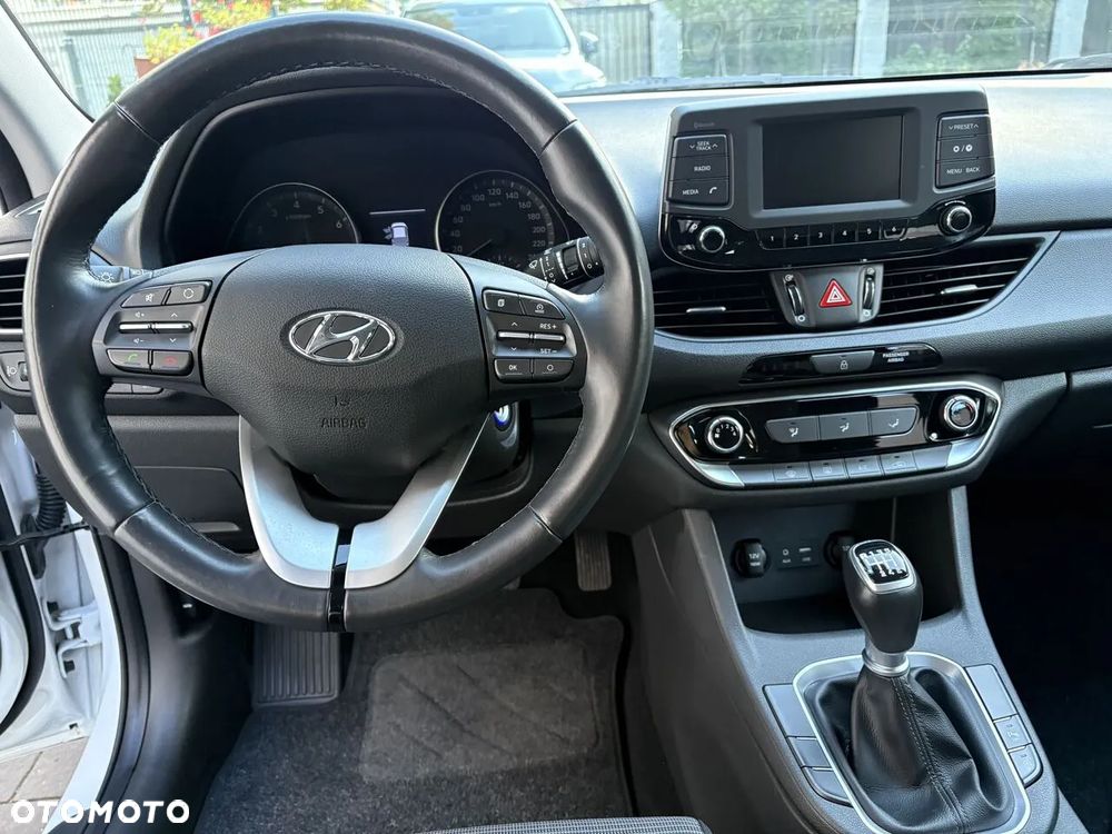 Hyundai i30 1.4 Select - 12