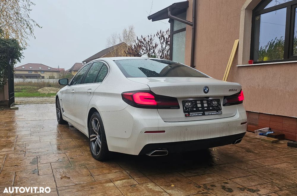 BMW Seria 5 530e Aut. Luxury Line - 14