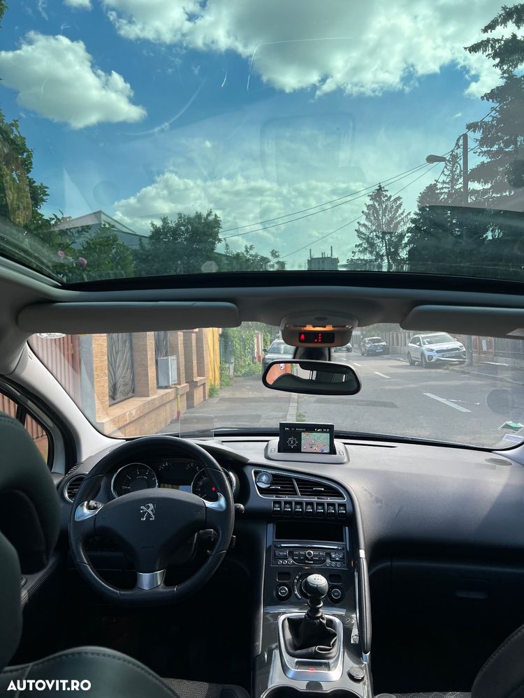 Peugeot 3008 1.2 PureTech Turbo S&S Allure - 4