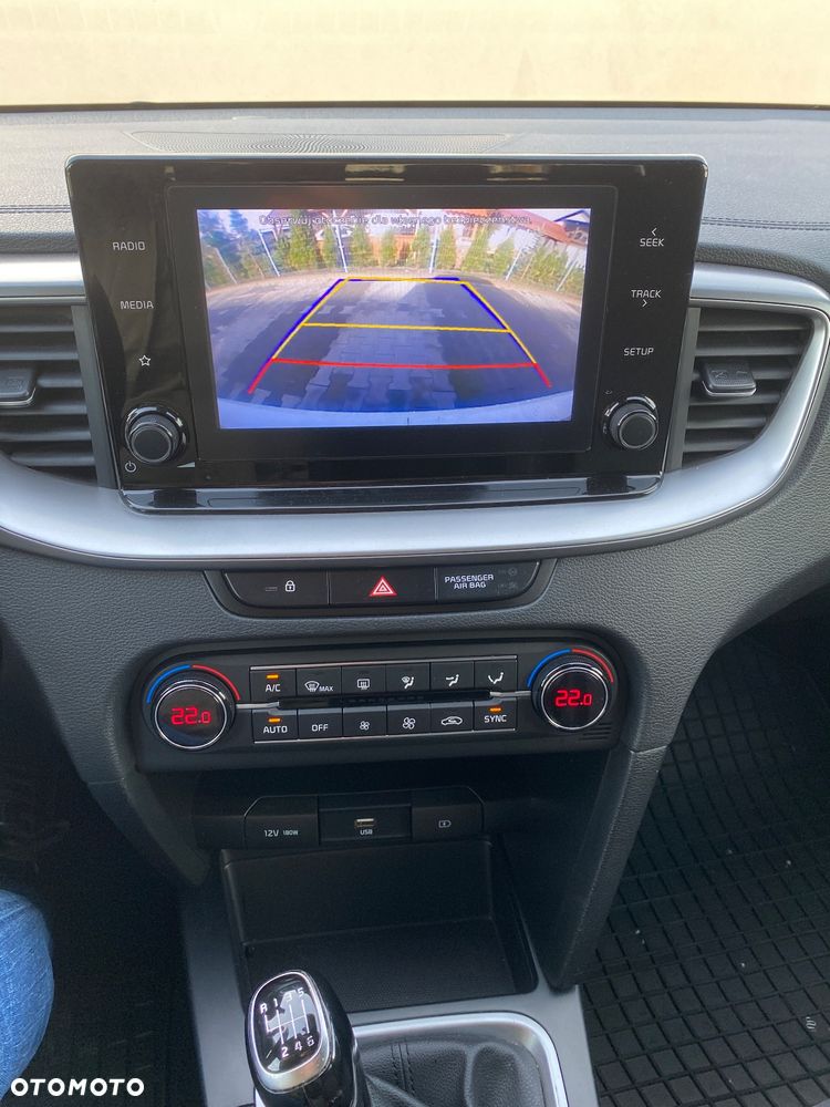 Kia Ceed ver-1-6-crdi-scr-l-business-line - 15