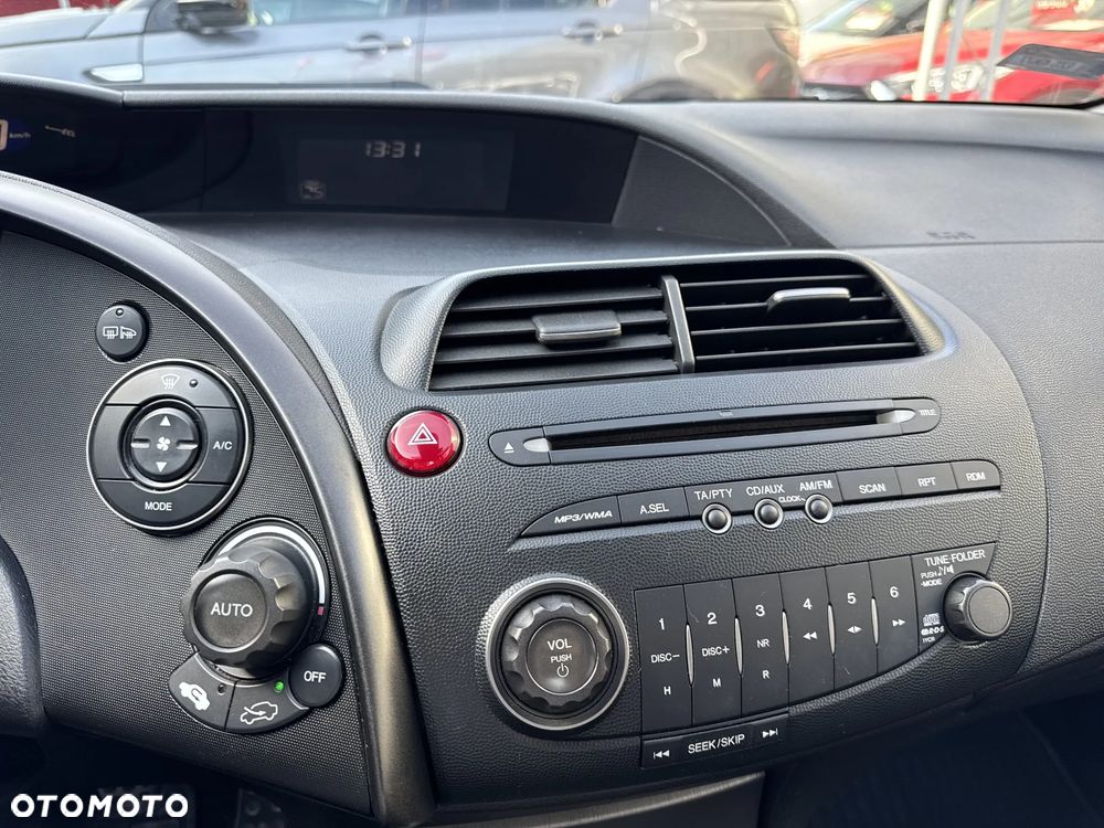 Honda Civic 1.8 Executive - 17