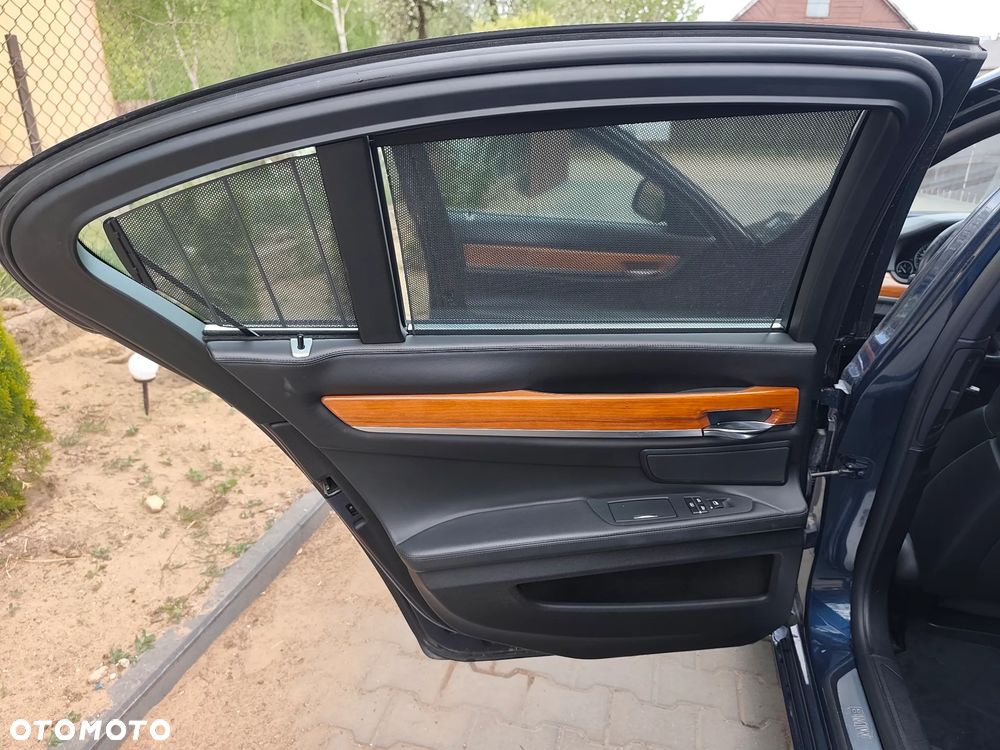 BMW Seria 7 750i L xDrive - 19