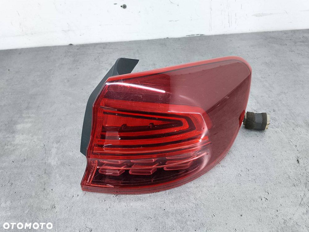 LAMPA TYLNA PRAWA KIA CEE'D III 92402J7150  J7924-18200 KOMBI - 1