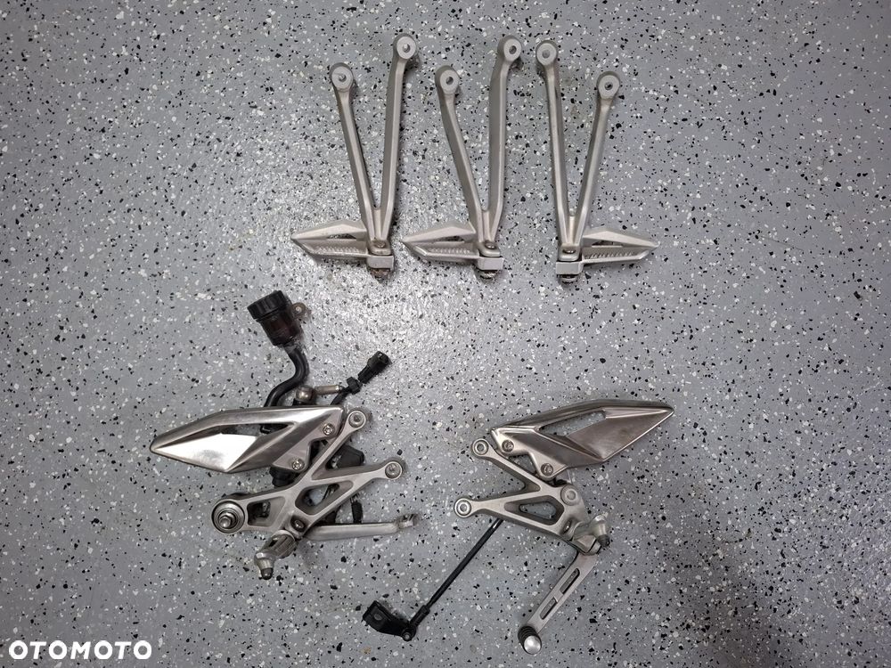 Triumph Street Triple 765 set podnóżek dźwignia - 1