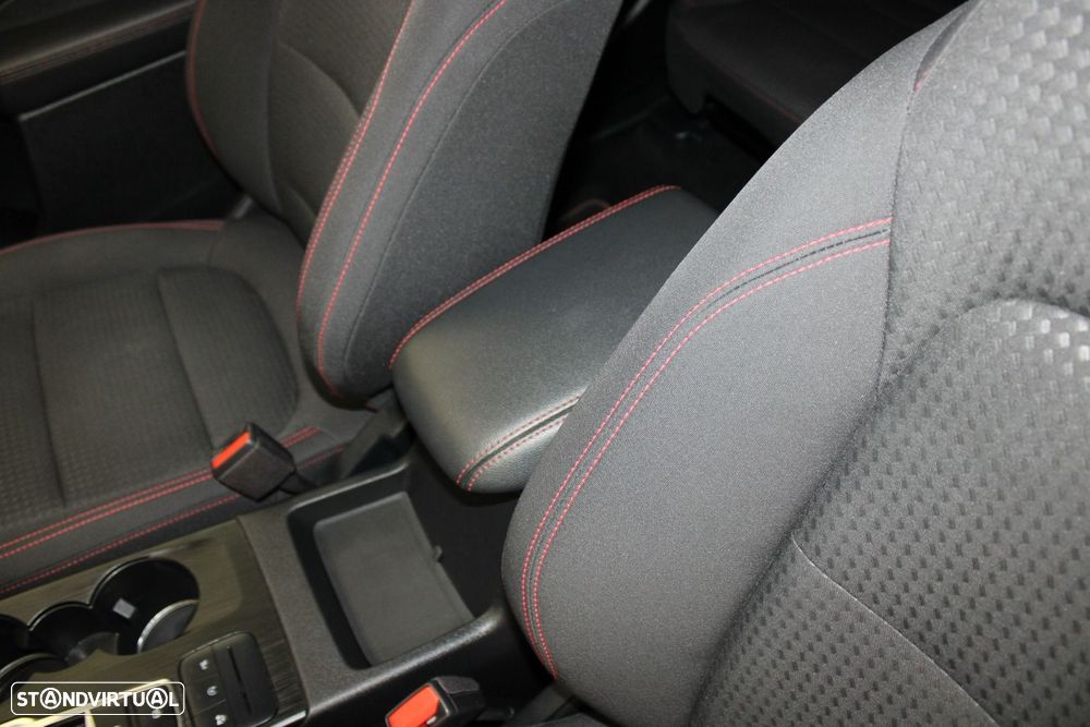 Ford Kuga - 25
