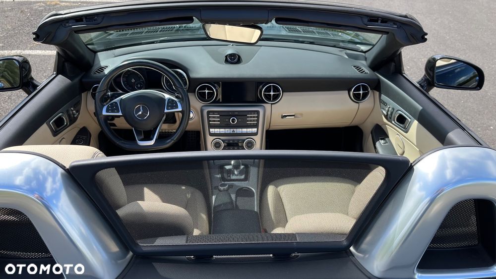 Mercedes-Benz SLC 300 9G-TRONIC Final Edition - 18