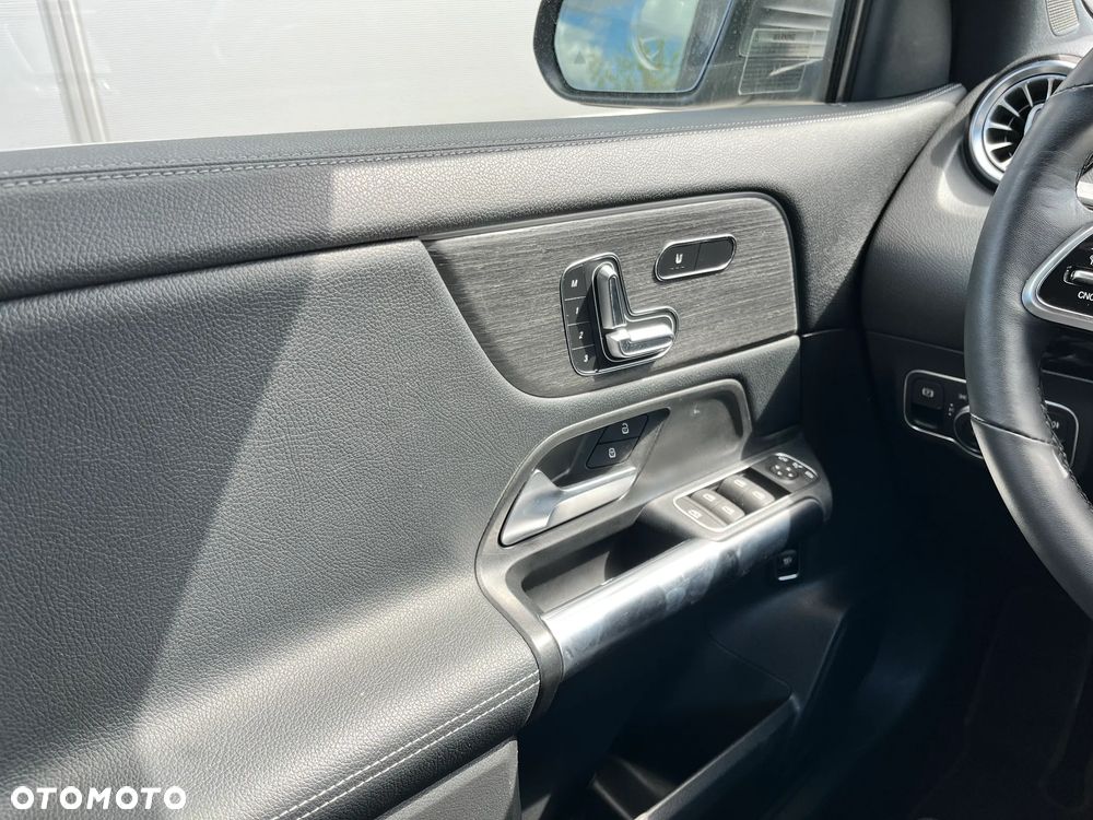 Mercedes-Benz GLA 250 8G-DCT - 21