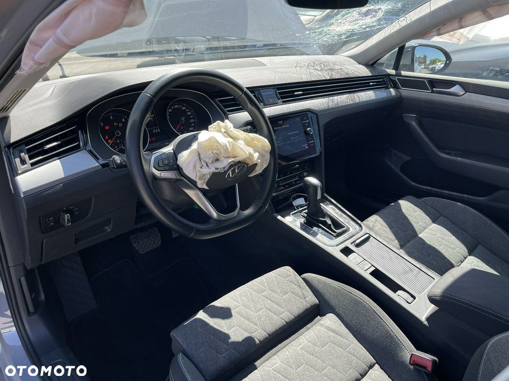 Volkswagen Passat Variant 2.0 TDI SCR DSG Conceptline - 6