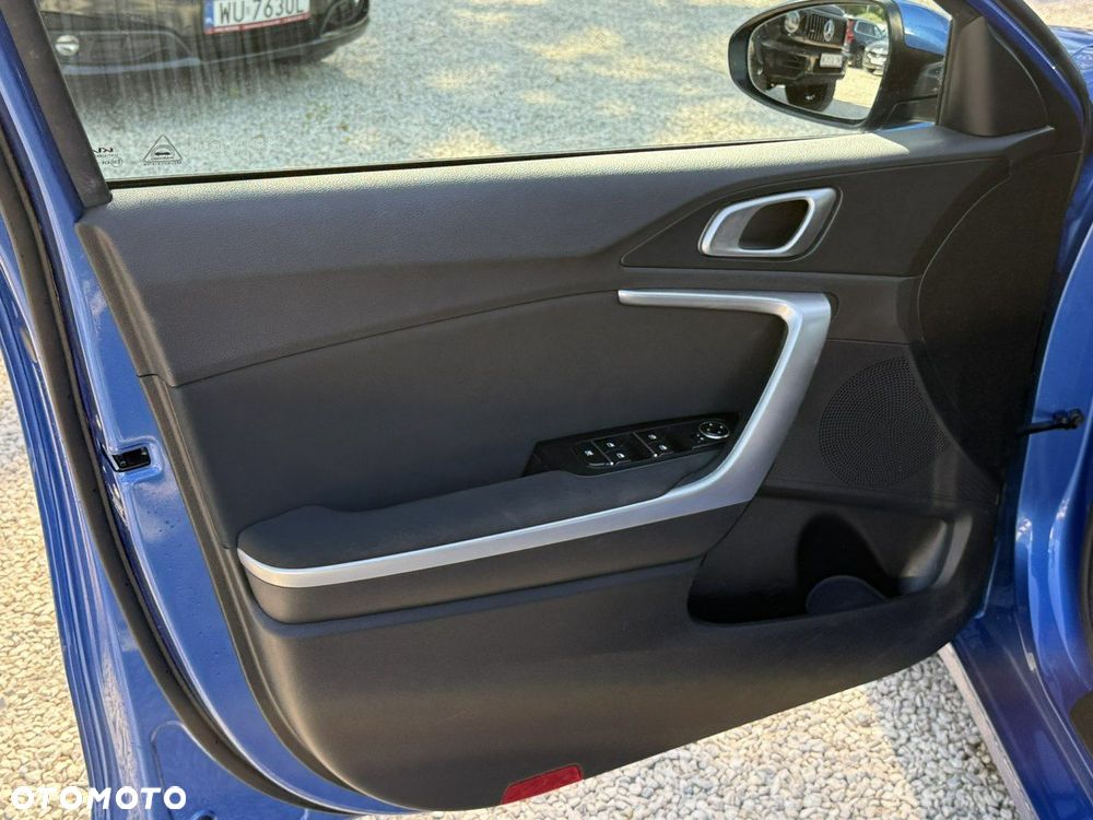 Kia Ceed - 12