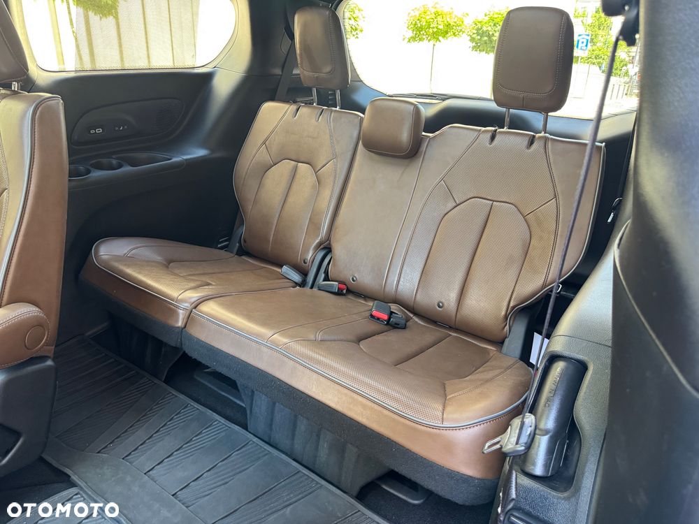Chrysler Pacifica - 27