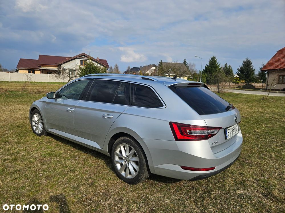 Skoda Superb 2.0 TDI SCR Ambition DSG - 8