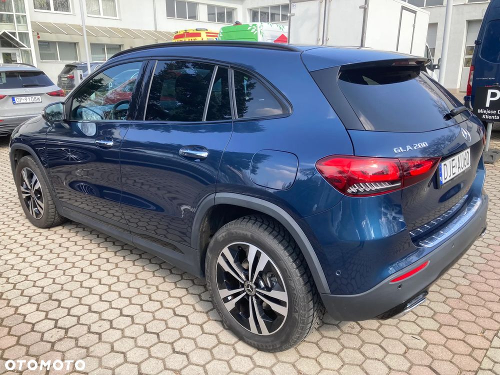 Mercedes-Benz GLA - 4