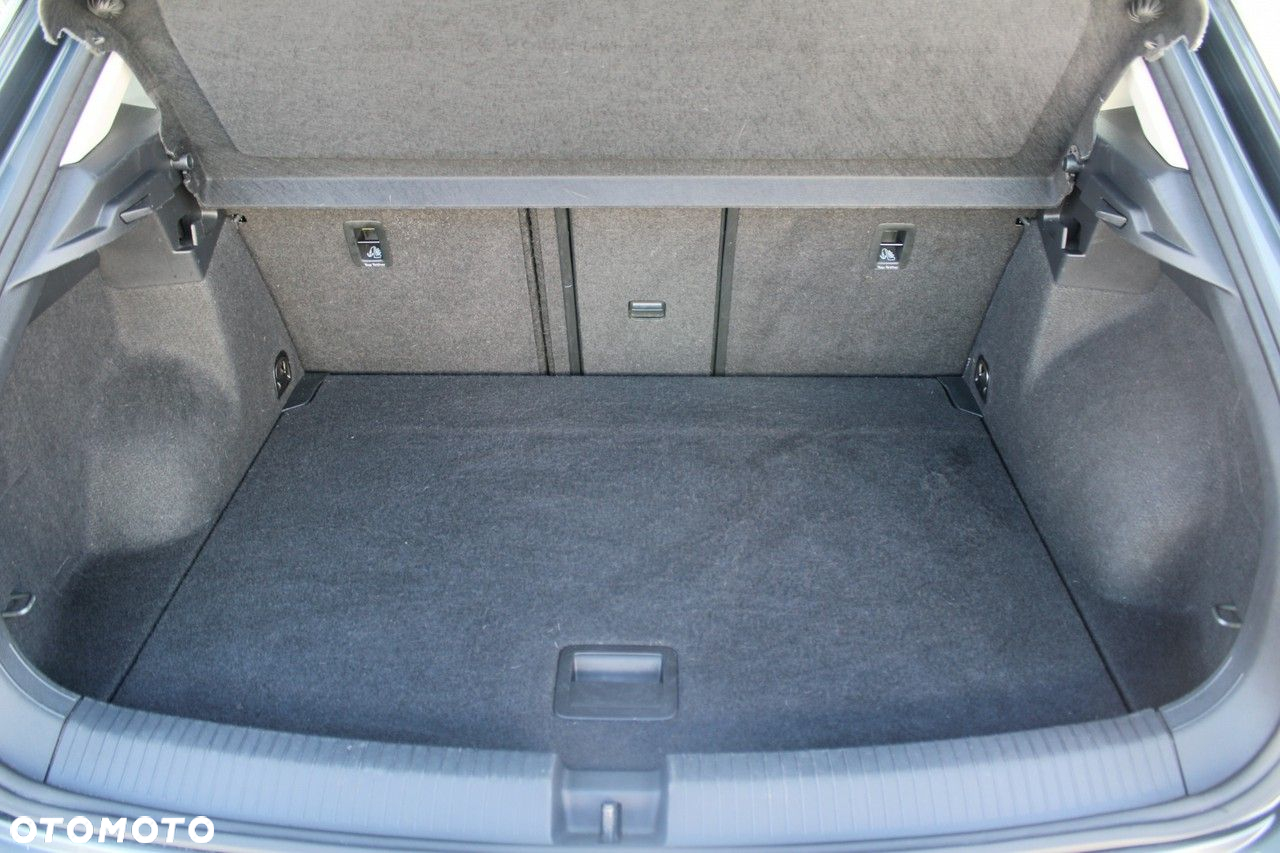 Volkswagen T-Roc - 30