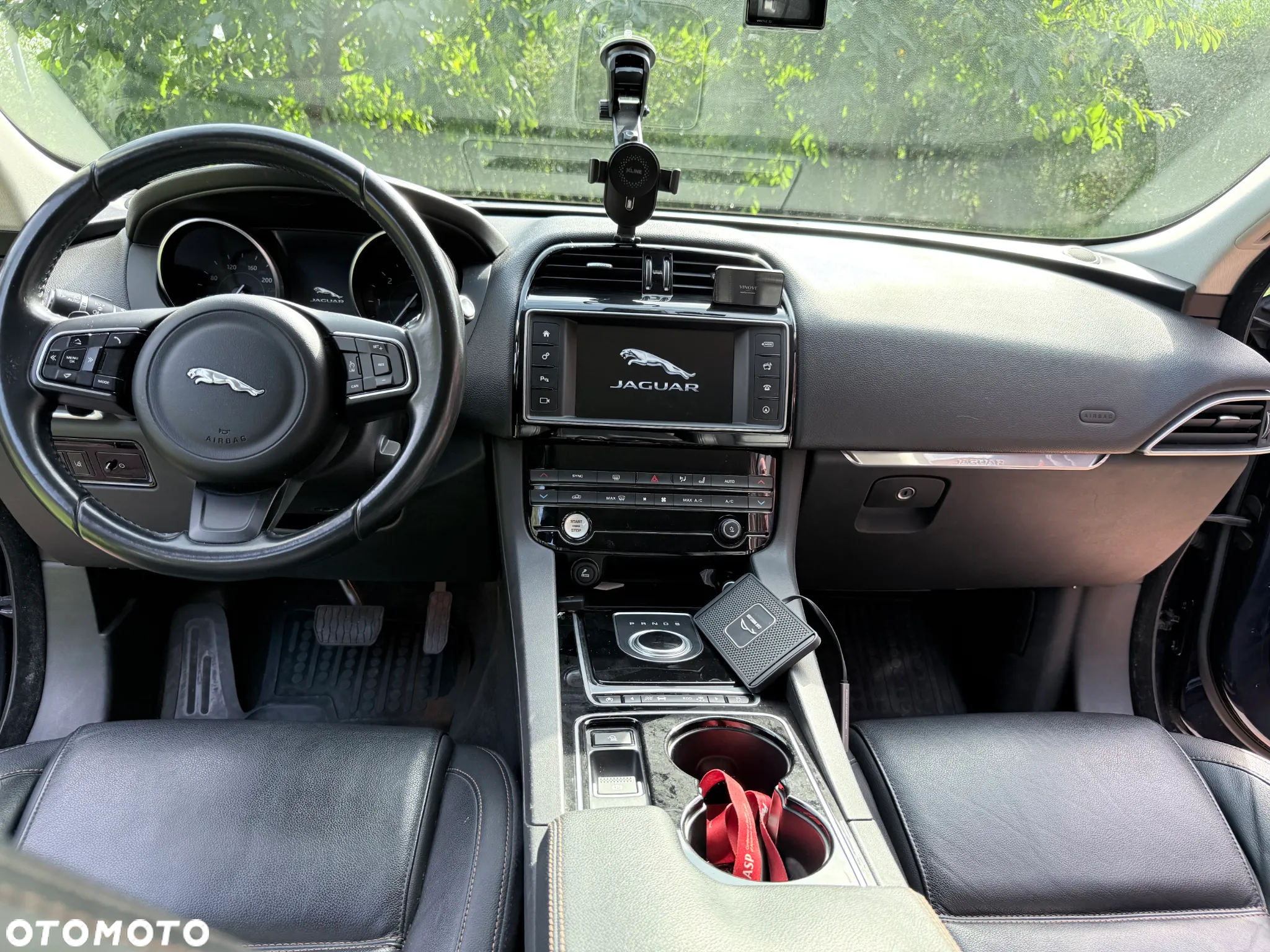 Jaguar F-Pace 2.0 i4D AWD Prestige - 22