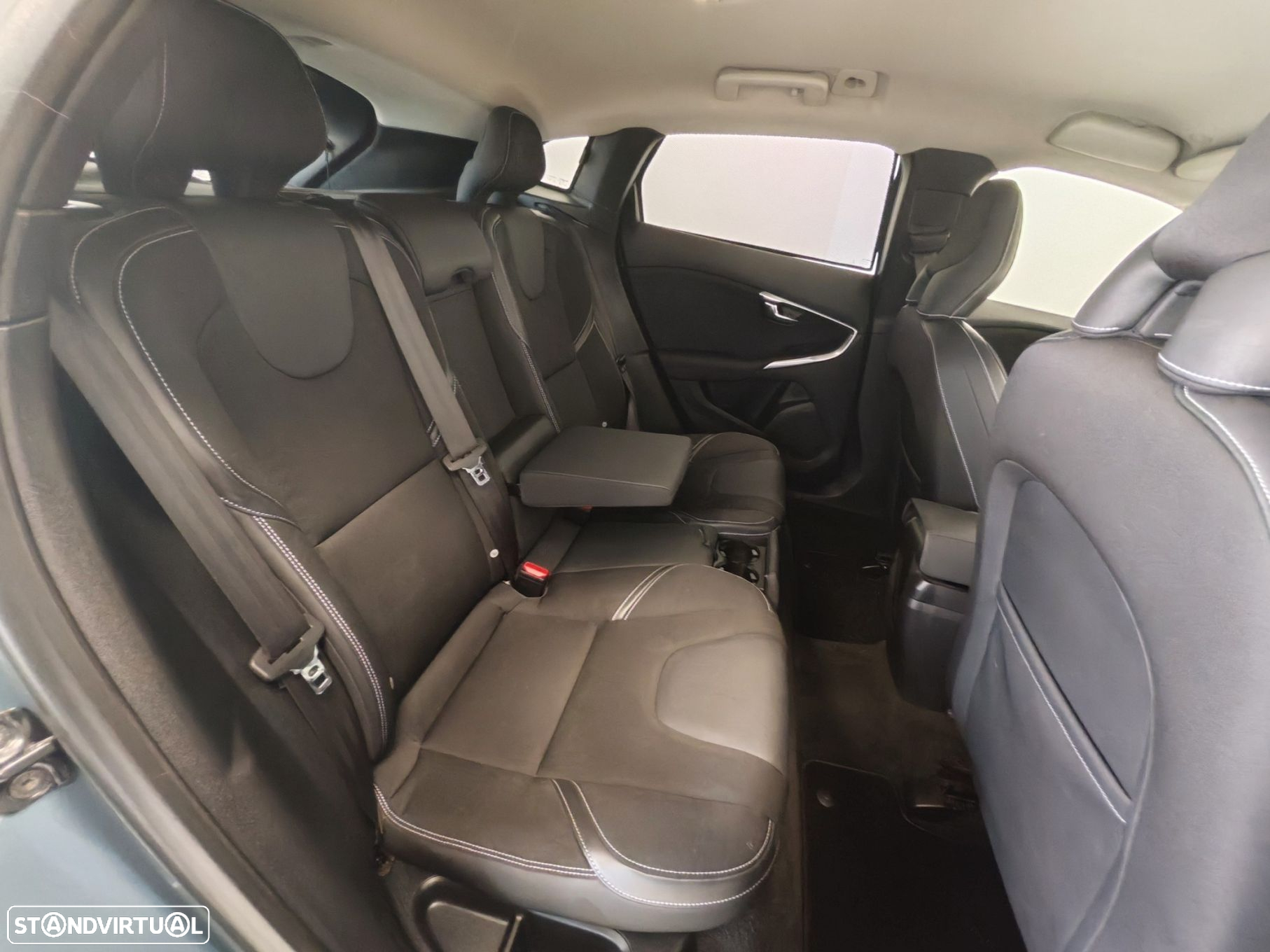Volvo V40 1.6 D2 Momentum - 42