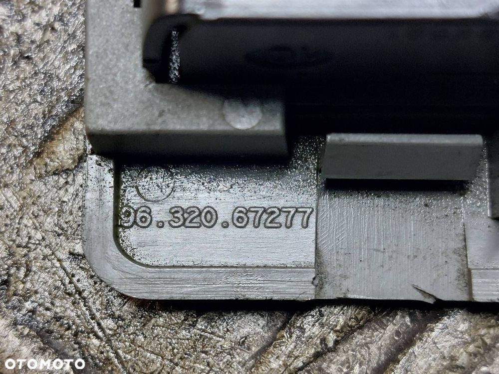 PRZEŁĄCZNIK OTWIERANIA DACHU CITROEN BERLINGO I 963067277 - 3