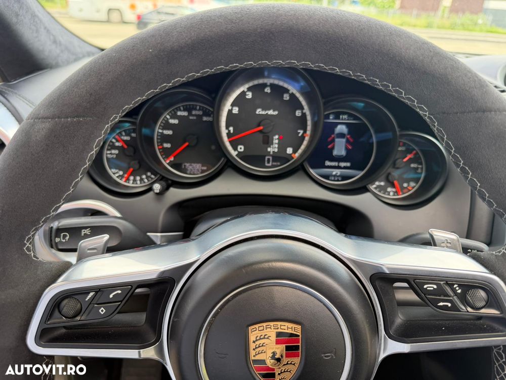 Porsche Cayenne 4.8 L Turbo - 13