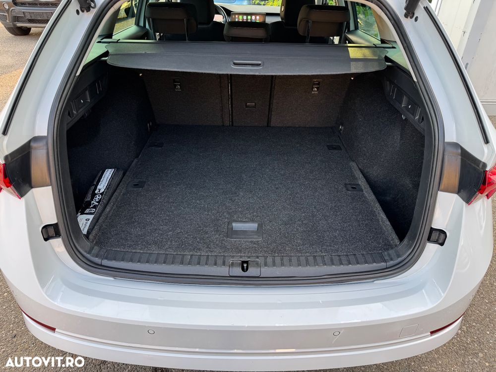 Skoda Octavia 2.0 TDI STYLE DSG - 38