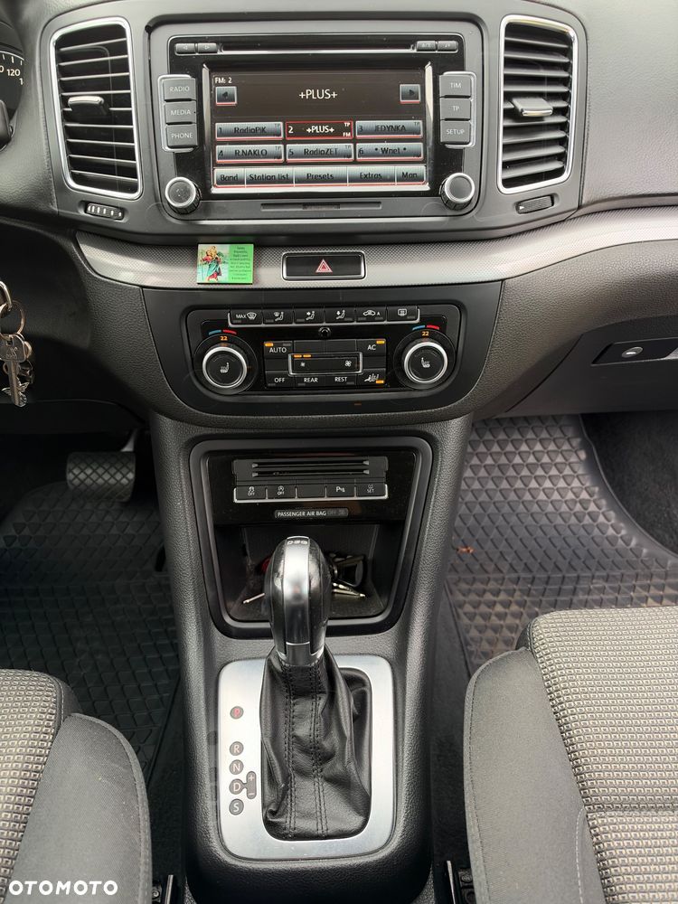 Volkswagen Sharan - 12